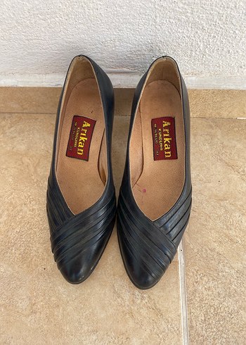 Kadın Siyah Pliseli Dolgu Topuk Klasik Ayakkabı - Görsel 2