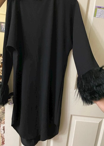 Siyah Tüy Detaylı Uzun Kadın Kaban - Görsel 4