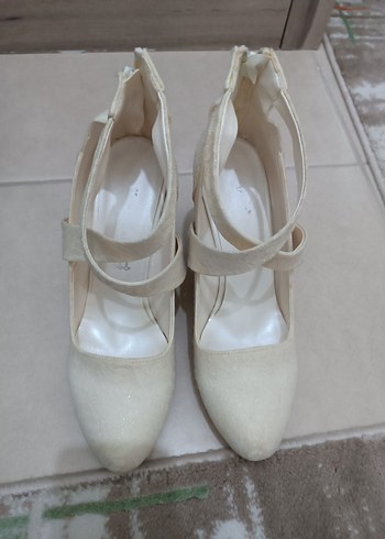 Beyaz Kadın Dolgu Topuklu Gece Ayakkabısı - Görsel 2