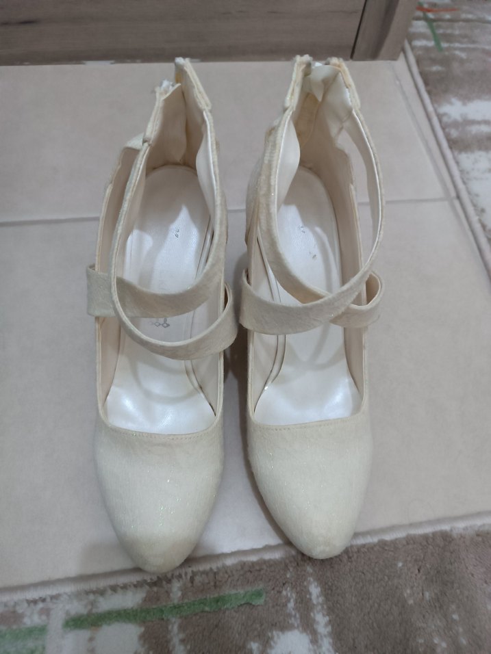 Beyaz Kadın Dolgu Topuklu Gece Ayakkabısı - Görsel 2