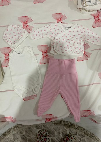 Dantel Detaylı Pembe Kız Bebek Takımı Yenidoğan 1 kere giyildi - Görsel 2