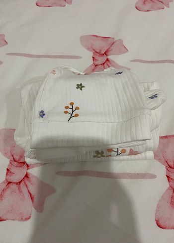 Nakışlı Beyaz Bebek Kız Takımı - Görsel 2