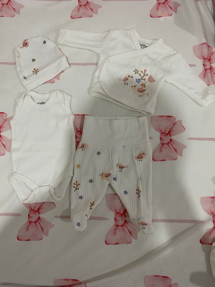 Nakışlı Beyaz Bebek Kız Takımı - Görsel 3