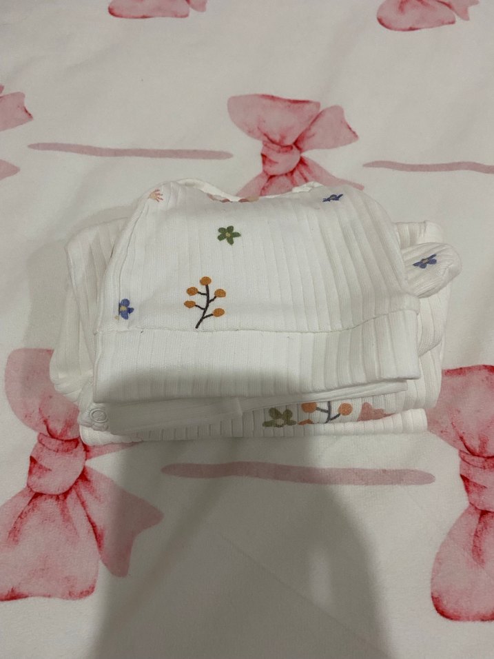 Nakışlı Beyaz Bebek Kız Takımı - Görsel 2