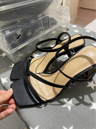 H&M sandalet