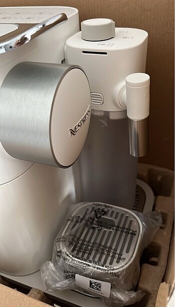 Beden Tertemiz Nespresso F541 Gran Lattisima Kapsül Kahve Makinesi