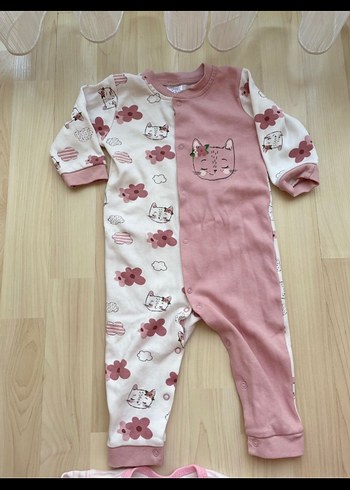 Pembe Desenli Bebek Tulum Dantel Detaylı