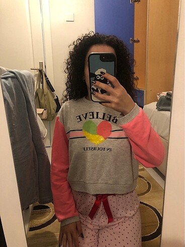 Sweatshirt