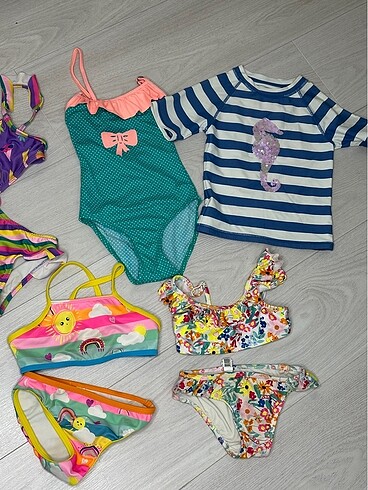 H&M Çeşitli mayo ve bikiniler