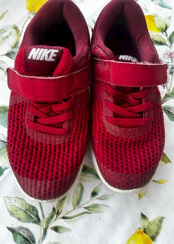 28 Beden Kız Çocuk Kırmızı Nike Spor Ayakkabı