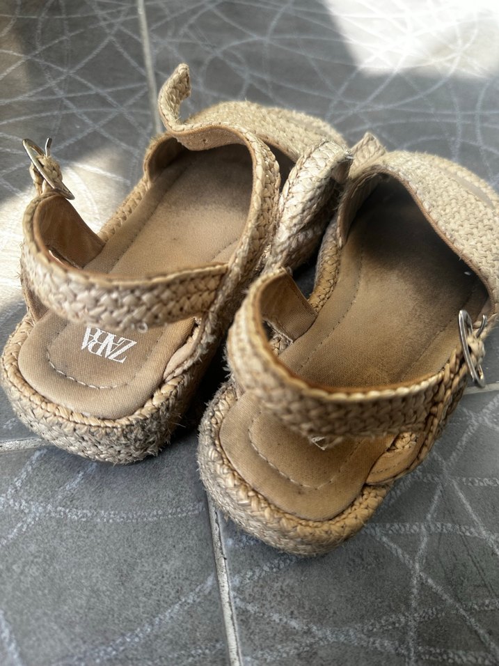 Bej Örgü Detaylı Dolgu Topuklu Sandalet - Görsel 4