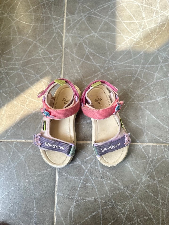 Kız Çocuk Renkli Bağcıklı Lastik Sandalet - Görsel 2