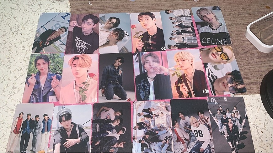 STRAYKİDS LOMOCARDLAR YENİ İLAN AÇTIRIN