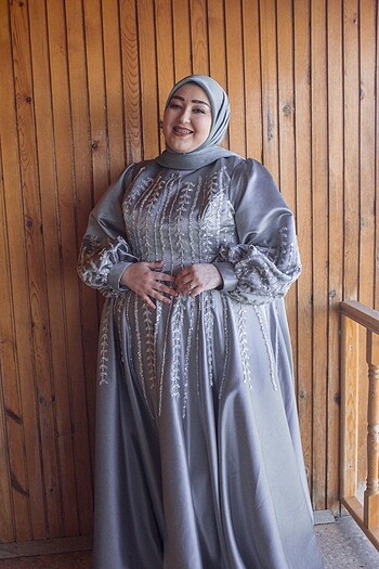 Büyük beden tesettür nişanlık