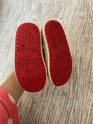 21 Beden Mickey li Zara Bot