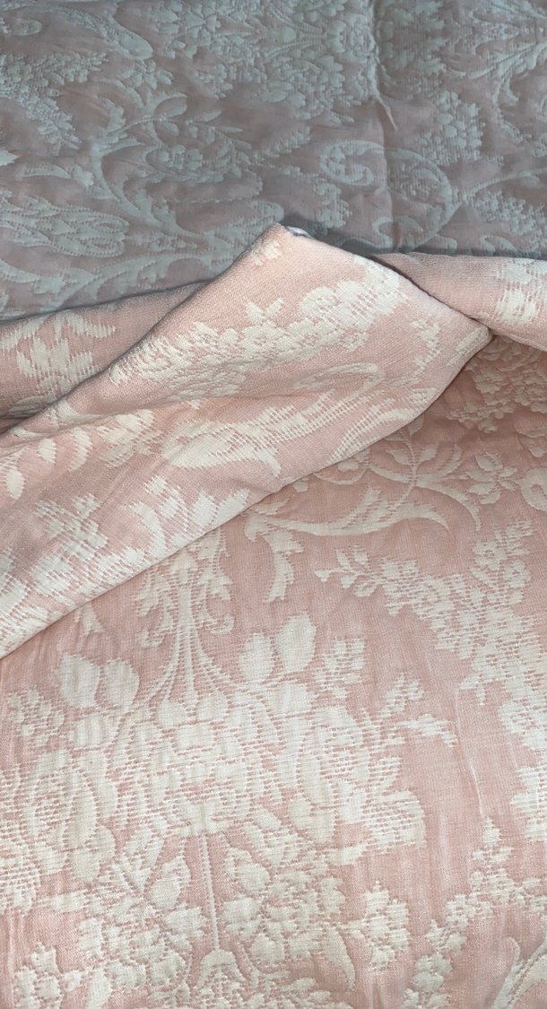 Pembe Nakışlı Yatak Örtüsü - Görsel 4