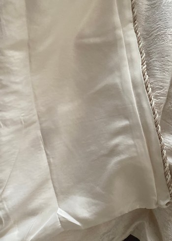 İşlemeli Beyaz Parlak Yatak Örtüsü - Görsel 4