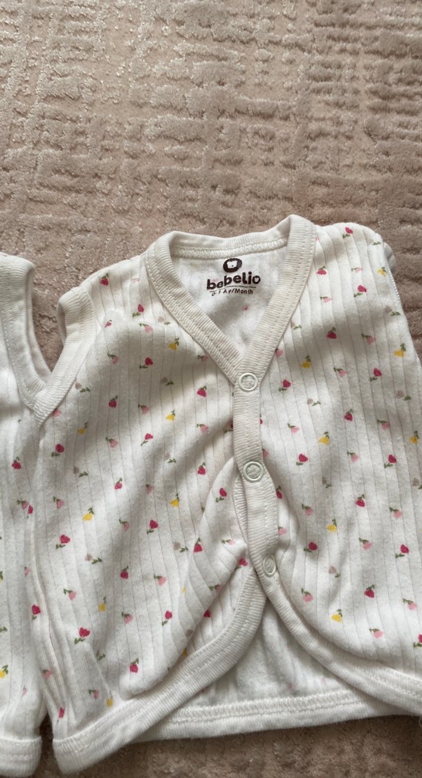 Kız Çocuk Beyaz Düğmeli Pamuklu Yelek - Görsel 2