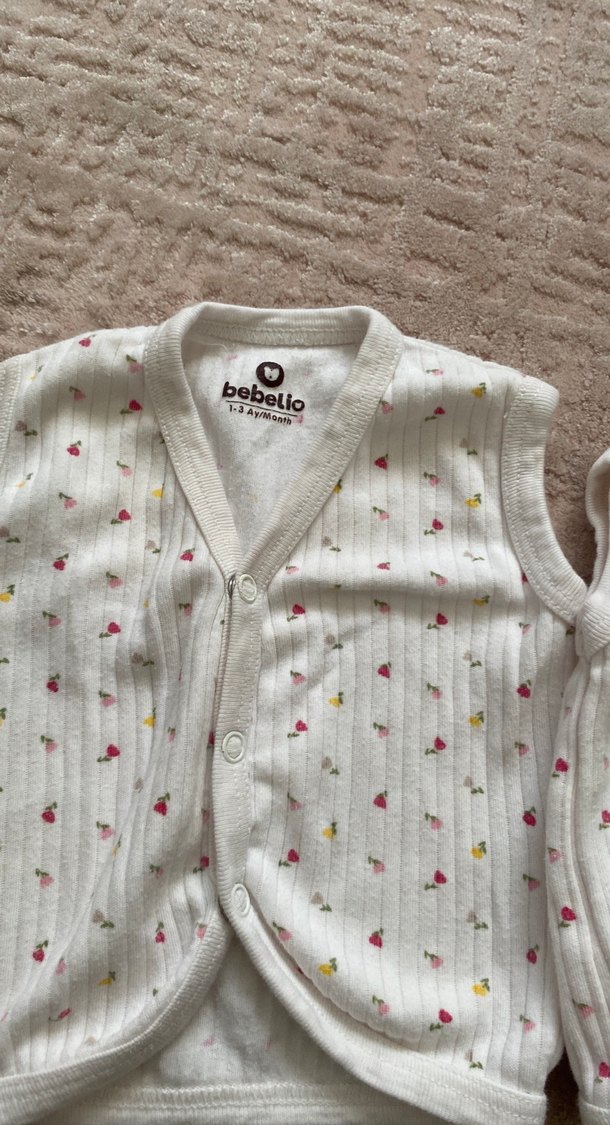 Kız Çocuk Beyaz Düğmeli Pamuklu Yelek - Görsel 3