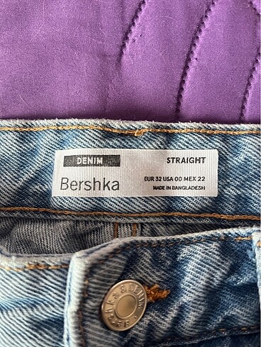 32 Beden mavi Renk bershka straight leg jean