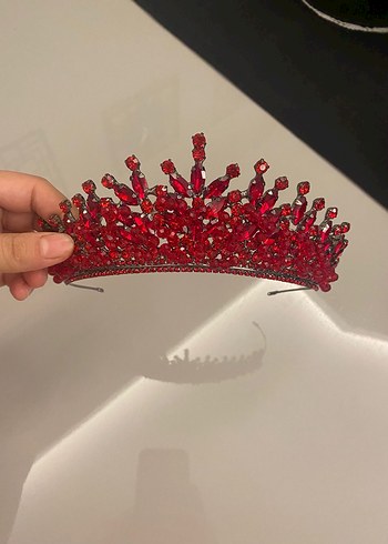 Koyu Kırmızı Taşlı Kadın Tacı