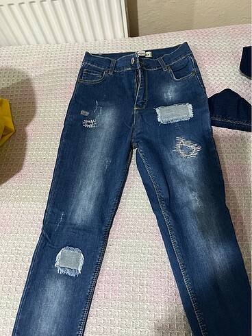 Koyu mavi jean