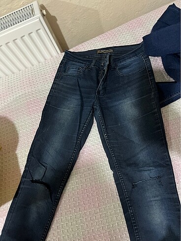 Koyu mavi jean