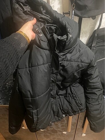Siyah şişme mont