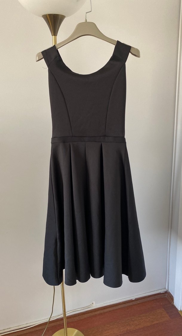 Siyah Elbise - Görsel 3