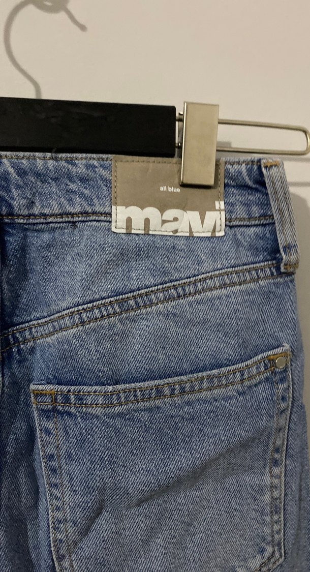 Mavi Kadın Lacivert Yırtık Bol Kesim Kot Pantolon - Görsel 4