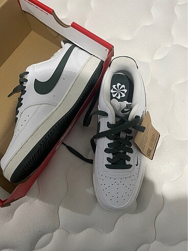 Orjinal beyaz nike ayakkabı