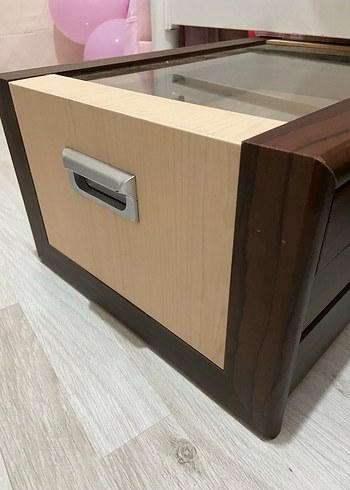 Parlak kahverengi makyaj düzenleyici - Görsel 3