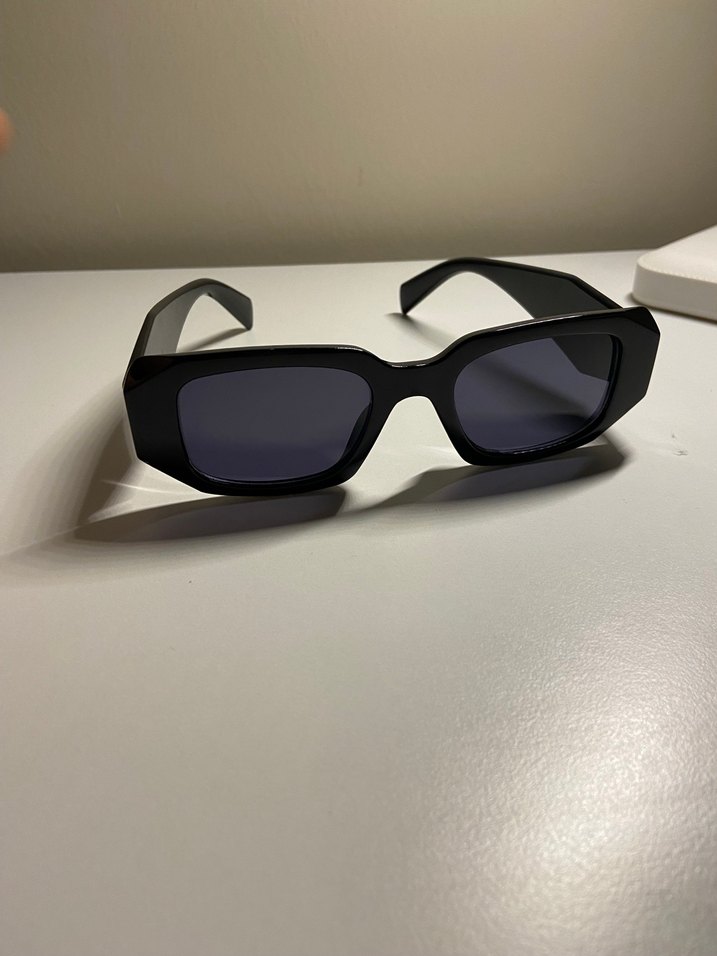 Siyah Gotik Minimalist Kadın Gözlüğü - Görsel 2