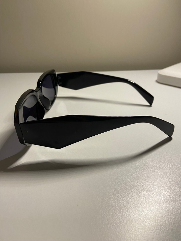 Siyah Gotik Minimalist Kadın Gözlüğü - Görsel 3