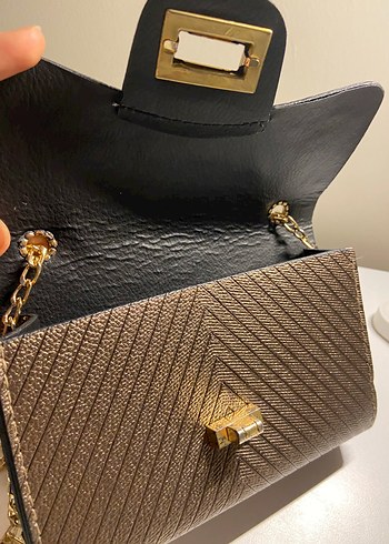 Zincir Detaylı Kahverengi Yılan Derisi Desenli Kadın Çanta - Görsel 2