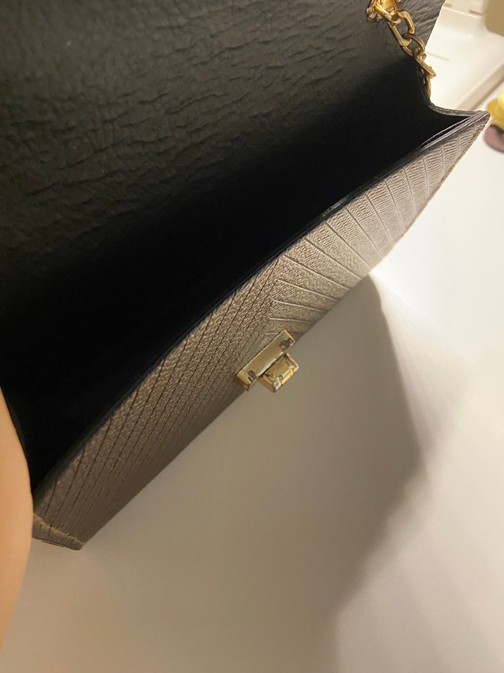 Zincir Detaylı Kahverengi Yılan Derisi Desenli Kadın Çanta - Görsel 3