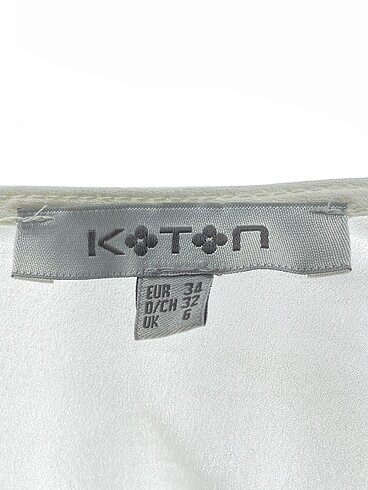 34 Beden beyaz Renk Koton Bluz %70 İndirimli.
