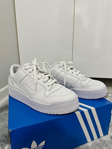 Adidas spor ayakkabı