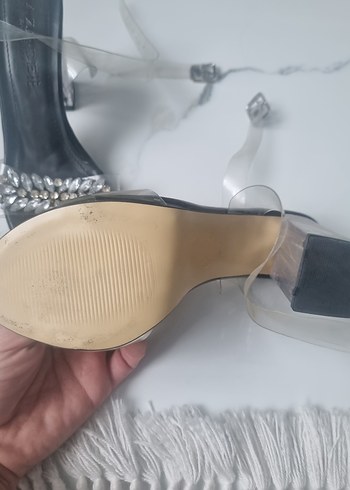 Siyah Parlak Taşlı Kadın Topuklu Ayakkabı - Görsel 5