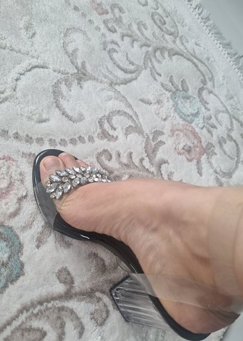 Siyah Parlak Taşlı Kadın Topuklu Ayakkabı - Görsel 2