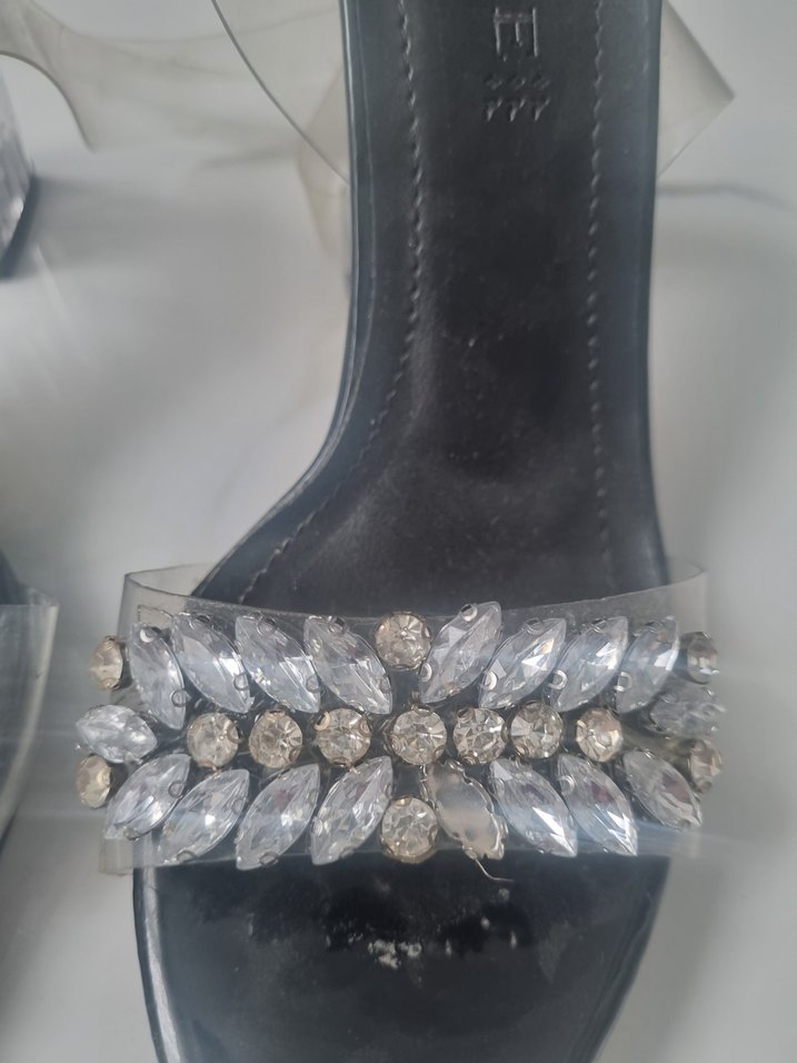 Siyah Parlak Taşlı Kadın Topuklu Ayakkabı - Görsel 4