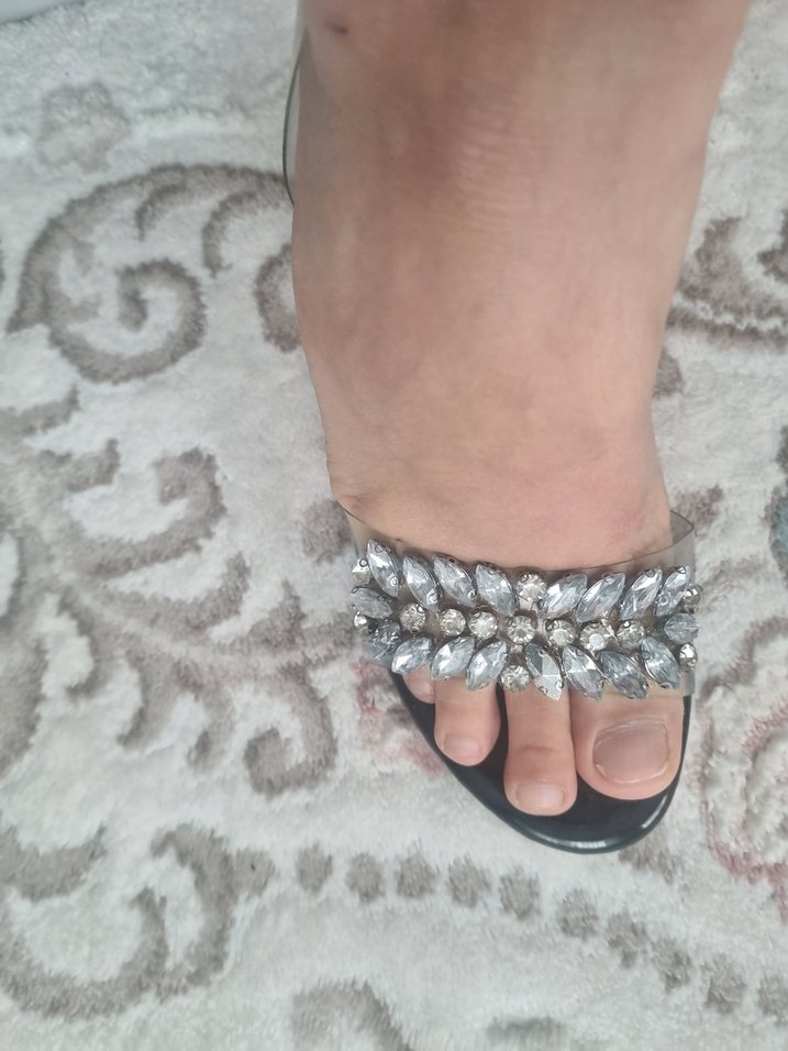 Siyah Parlak Taşlı Kadın Topuklu Ayakkabı - Görsel 3