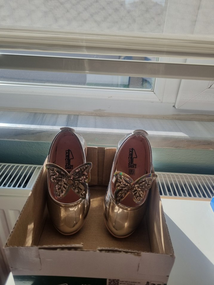 Kelebek Tokalı Metalik Kız Babet - Görsel 4