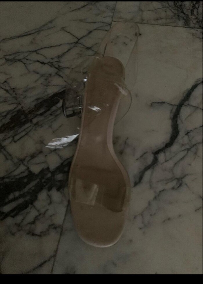 Şeffaf ayakkabı - Görsel 2