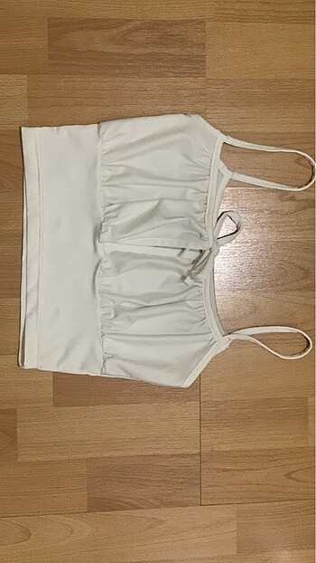 s Beden BERSHKA beyaz bağlamalı crop