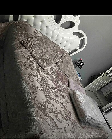 Karaca Home Karaca Valeria yatak örtüsü hiç kullanılmadı