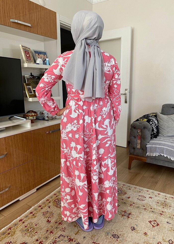 Pembe tesettür elbise - Görsel 3