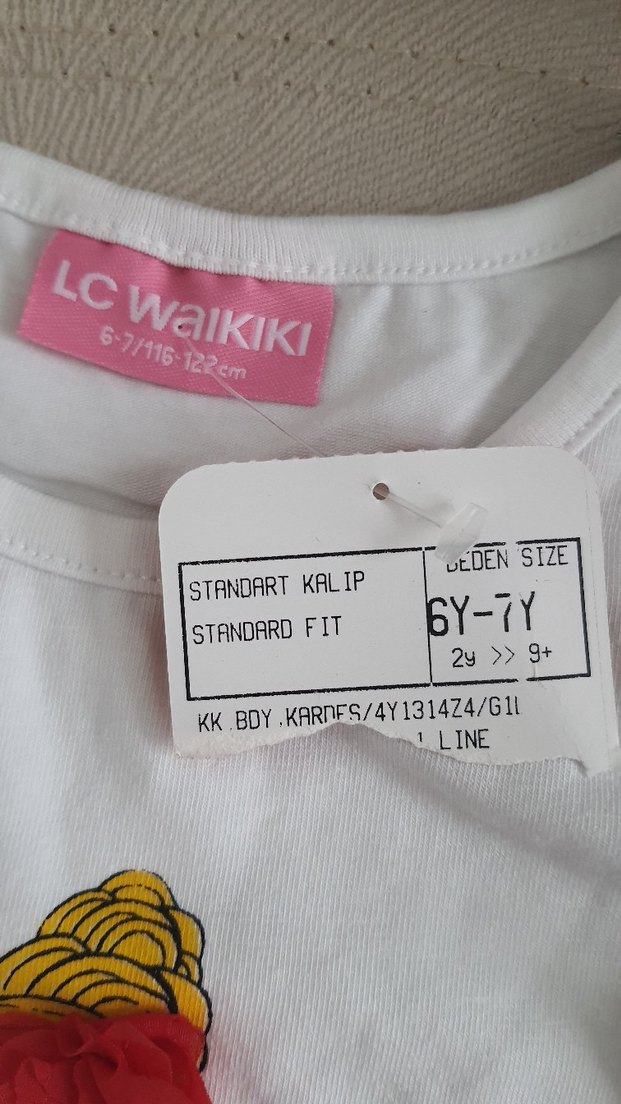 3 Boyutlu Figürlü Beyaz 6-7 yaş Kız Tişörtü - Görsel 4