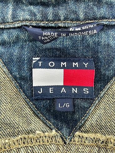 l Beden çeşitli Renk Tommy Hilfiger Kot Ceket %70 İndirimli.