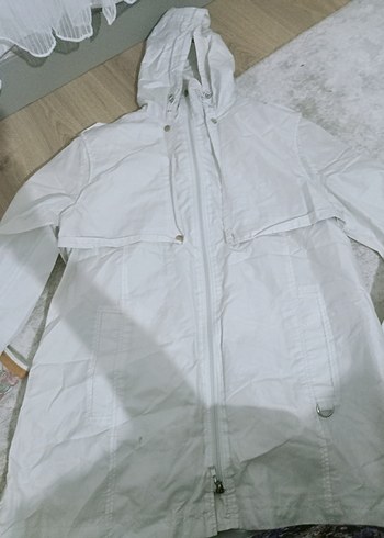 Beyaz Baskılı yagmurluk - Görsel 3